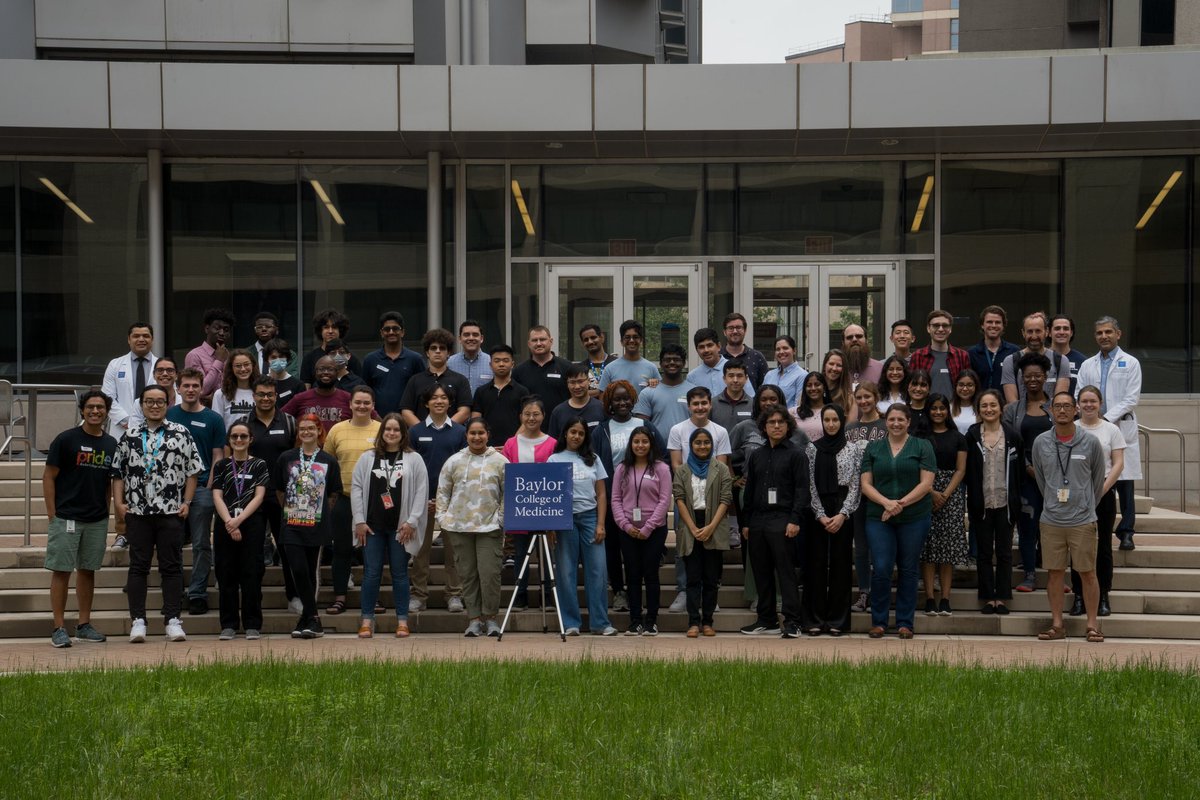 JeffMYau's tweet photo. It was such a joy to host an amazing group of @DebakeyHSHP students and @MrsChristen01 at @bcmhouston’s inaugural New-Bee Neuroscience High School Program! We hope y’all found the lab tours, demos, neurological exams, and panel discussion fun, instructive, and inspirational! https://t.co/rihdZ1JK4G