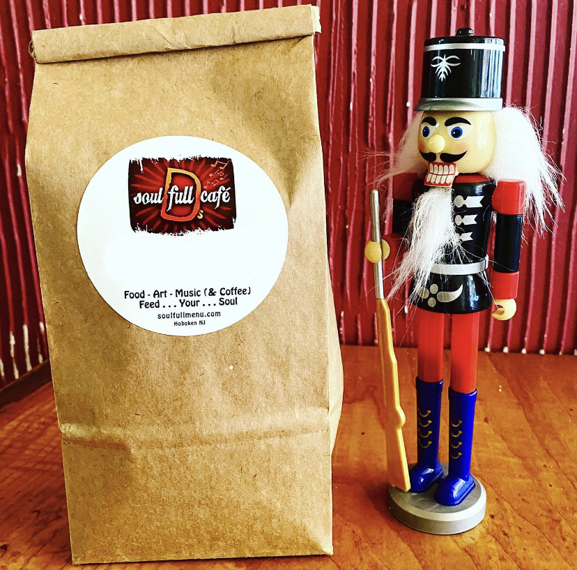 DsSoulFullCafe's tweet photo. Gonna miss our coffee when we’re gone? For a (very) limited time (like today), get a half-pound of our infamous Brooklyn Blend for just $6.00 😎
.
#FeedYourSoul #FuelYourSoul #Coffee https://t.co/yjNvUmRWIb