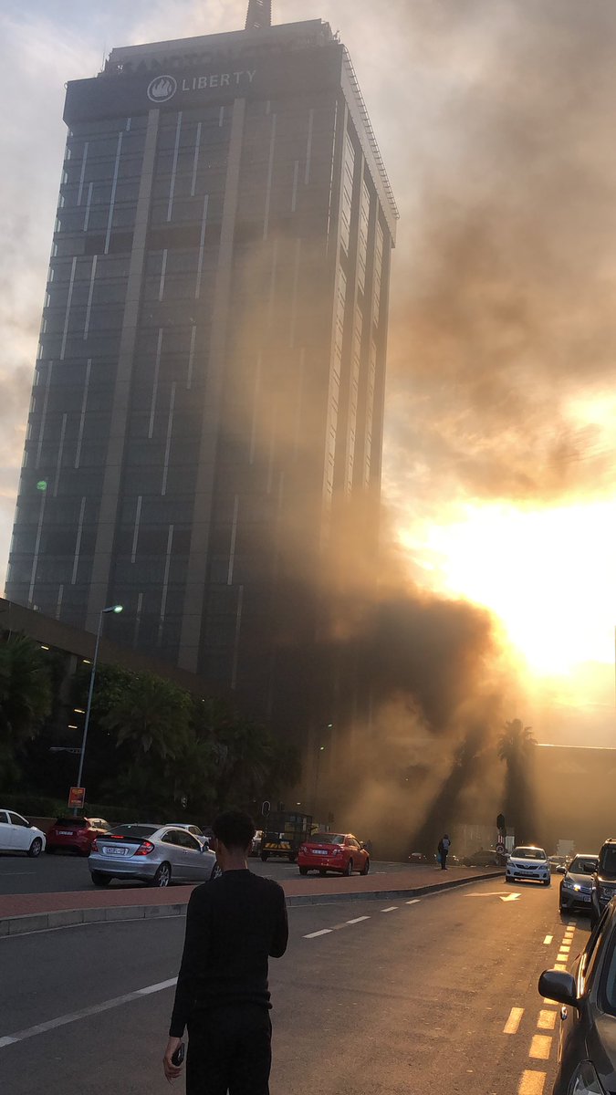 Smoke in Sandton 😱