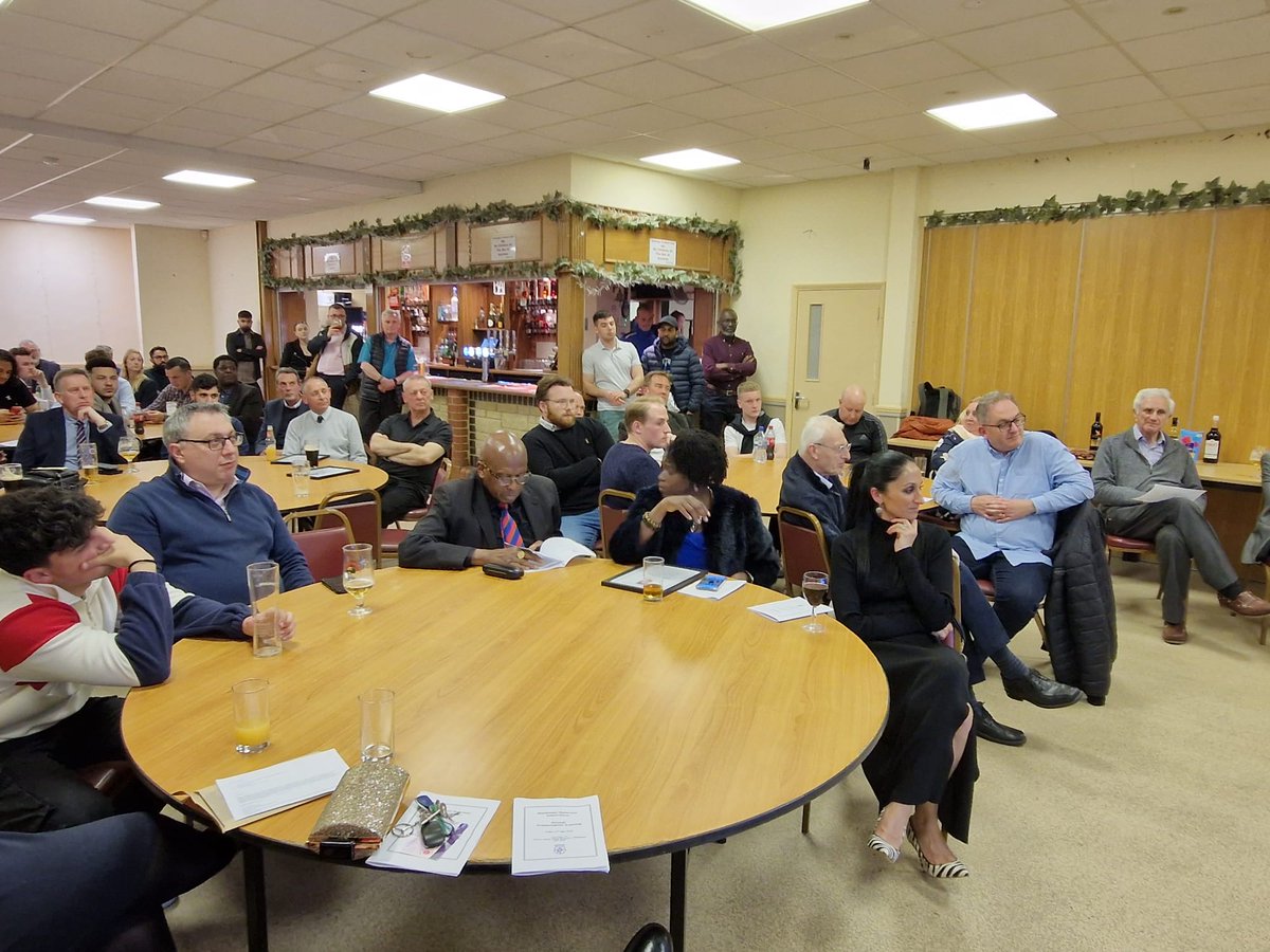 Uxbridge Referee tweet media