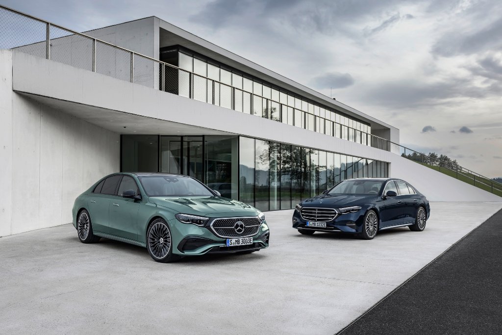MercedesForumNL's tweet photo. Mercedes-Benz introduceert nieuwe generatie E-Klasse Limousine (W214) https://t.co/EMCTnikV4v https://t.co/AQB2UgXQ7t