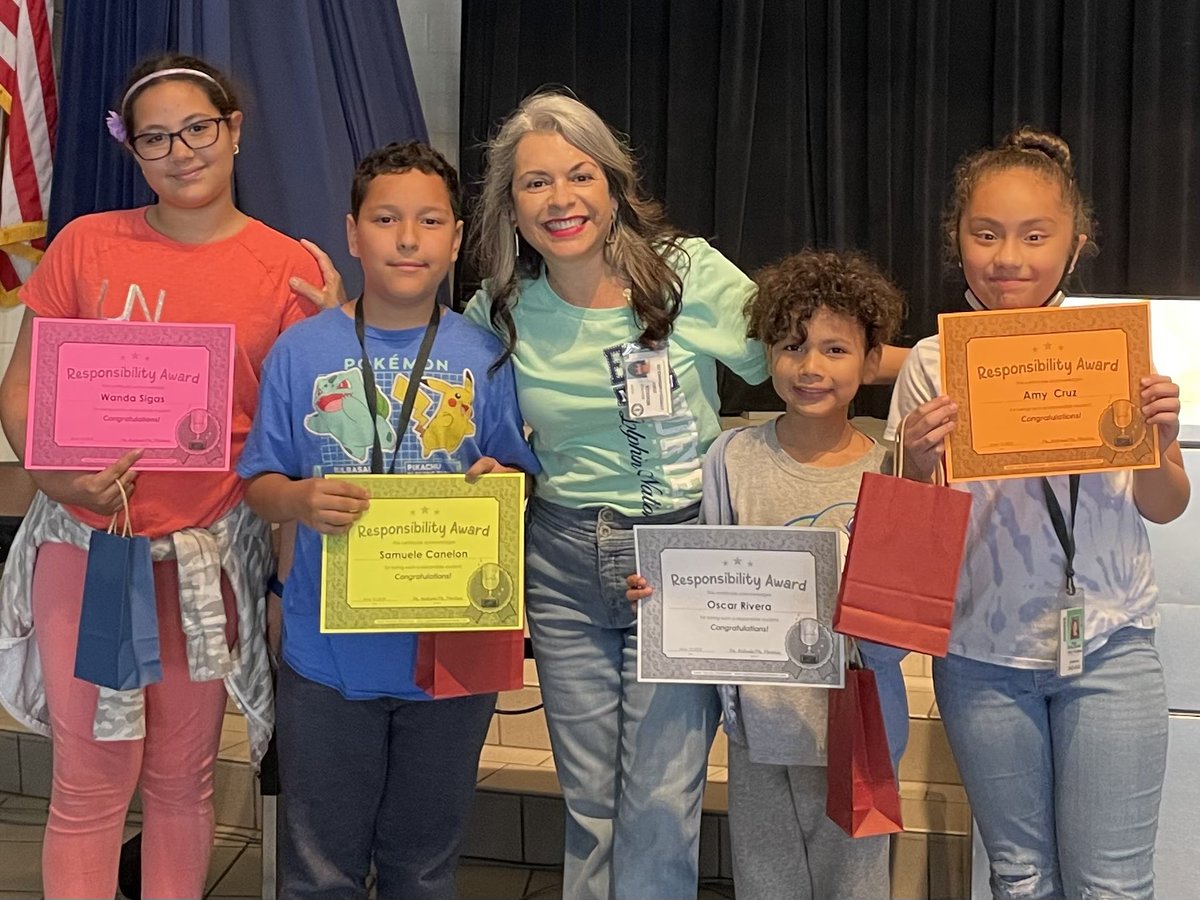 MsMendoza6's tweet photo. Presenting the #DynamicDolphinAward to these #amazingstudents #SWIM #safety #wisdom #integrity and #motivation #fourthgraders Congratulations! @duryeaschool @ngranderson1 @AndradeLAlma https://t.co/c5P2WzcRDu