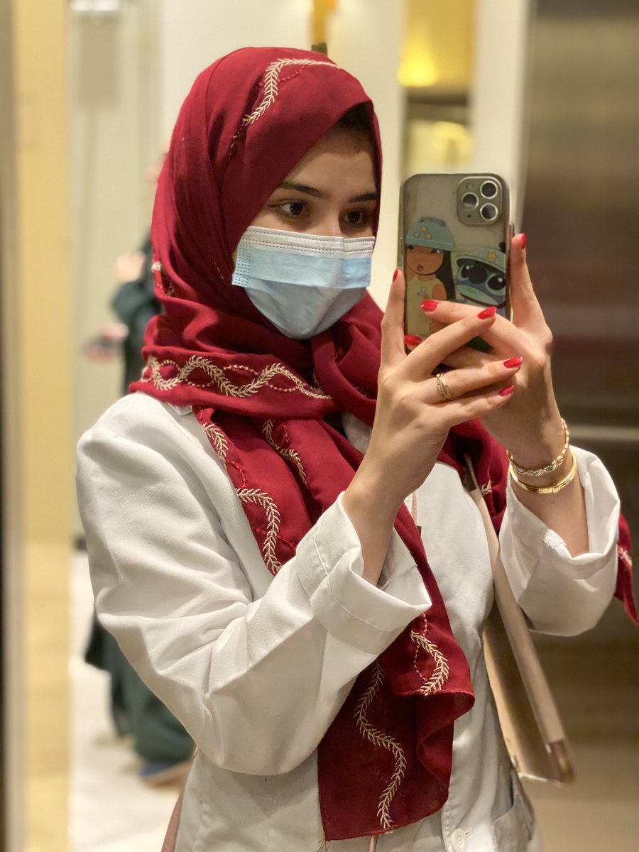 _DrRenad_'s tweet photo. اخر كلاس في كلية الطب أنهيناه بالجراحة 😢❤️!

الله يبلغنا اختبارات حلوة ويتمم فرحتنا على خير🤲🏻🎓
#IMED23 #ISNC https://t.co/tbBfsPUoZ7