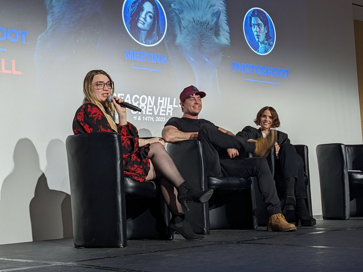 rostercon_live's tweet photo. #BHF - Ryan et Shelley sont réunis sur scène #TeenWolf https://t.co/VjcKcs55Z2