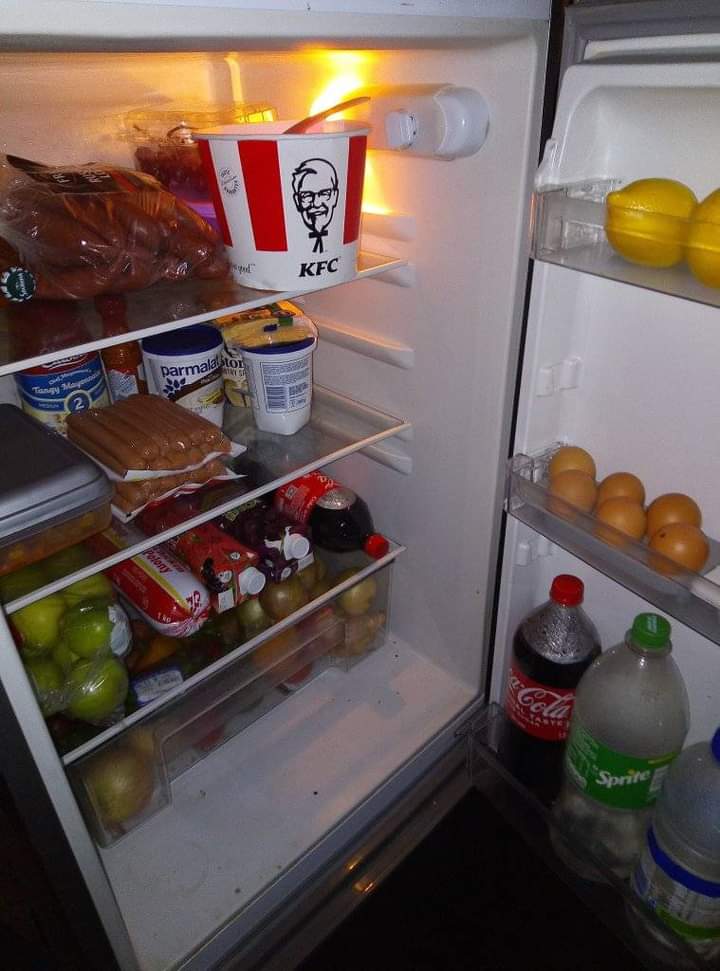Economist_JW's tweet photo. My sister if this is his fridge, with this economy, even if he cheats , just stay.🤲😇 https://t.co/5B1rPuEjB7