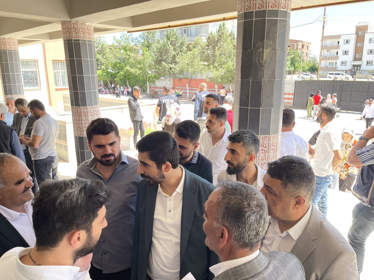 avmadmr's tweet photo. Oyumuzu kullanarak irademizi ortaya koyduk. 
Sonrasında Kurucu İl Başkanımız @mujdeci_melik ile birlikte vatandaşlarımızın iradelerine sahip çıkmak üzere saha ziyaretleri yaptık. İnanıyorum ki her şey çok güzel olacak🫶🏻
@alibabacan @kilicdarogluk @emin_ekmen https://t.co/Ts6OYUtoeD
