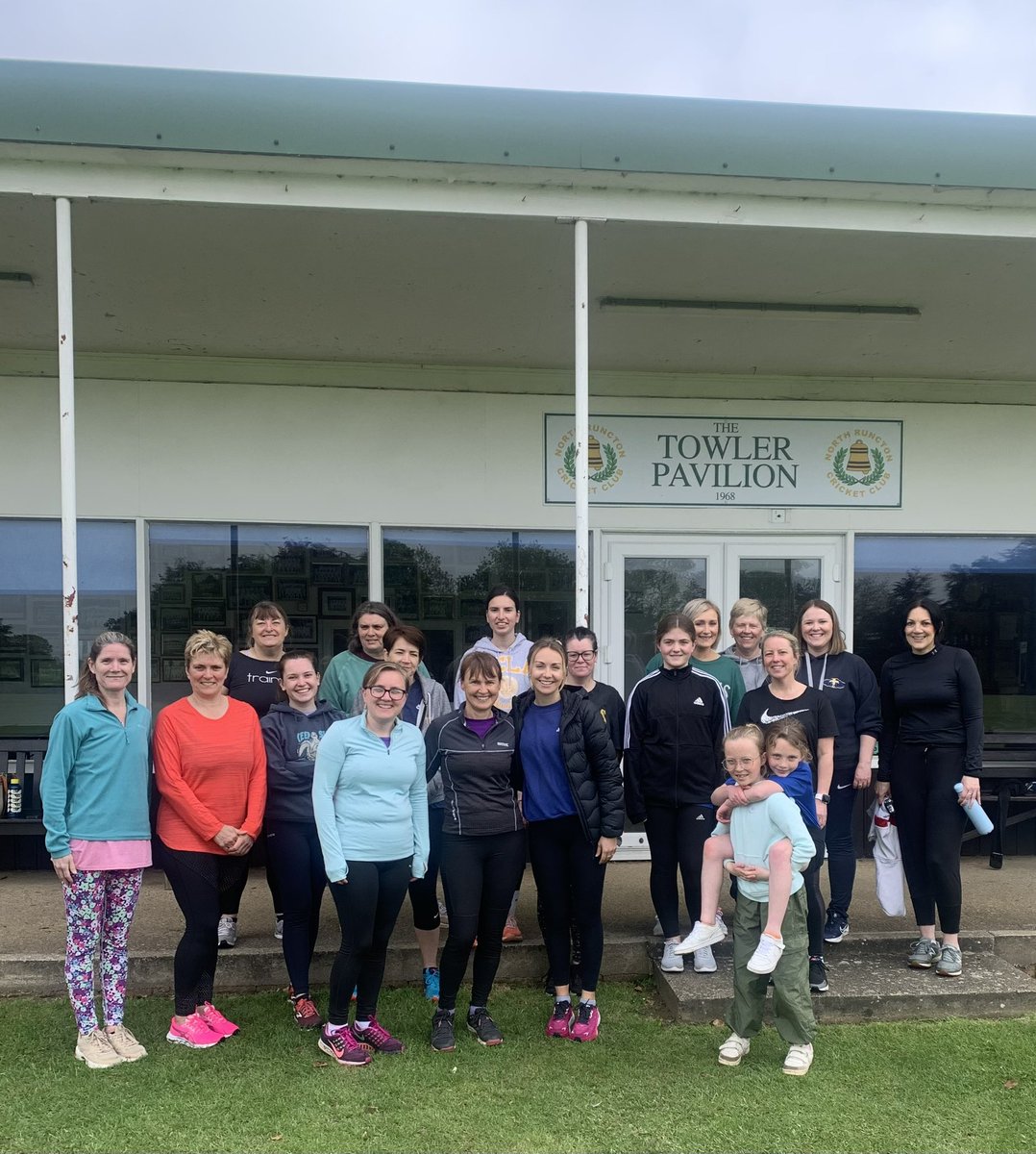 A successful first ladies training session this morning and the sun even made an appearance! 

Big thanks to our coaches <a href="/kirwi09/">Kirwin Christoffels</a> and <a href="/resultswithring/">Jamie Ring</a> we’re all looking forward to next week! 

#rockets #nrcc #thisgirlcan 🏏🤩