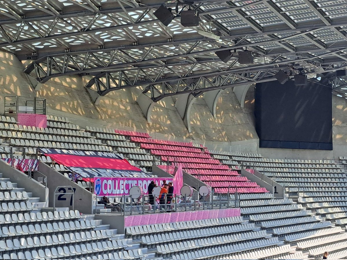 ch_hasenfratz's tweet photo. La tribune du #CollectifRoseBleu commence ร avoir de la gueule...
#SFPLOU
@SFParisRugby
#AlwaysPink https://t.co/aBTS1XkP1W