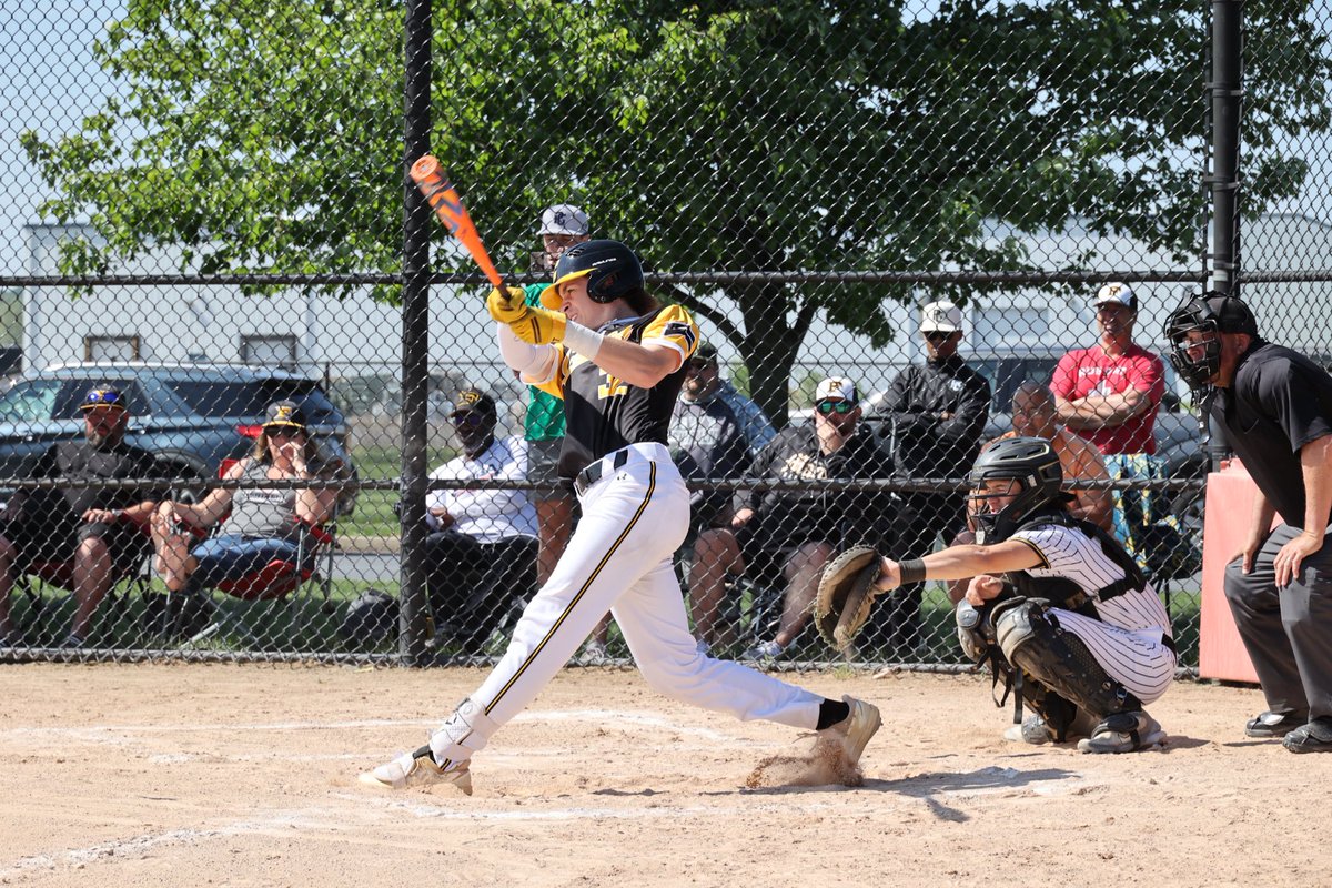 CanesMidAtl2027's tweet photo. END 1:

❗️CANES ARE ON THE BOARD ❗️

@thjones321 hits a sac fly with bases loaded scoring @LukeGamble_5 &amp; an error by Five Star adds another 😮‍💨

@MengelCooper27 shuts it down on the bump with 2Ks and a ground out in the bottom of the inning 😤 https://t.co/RAb8YaCCix