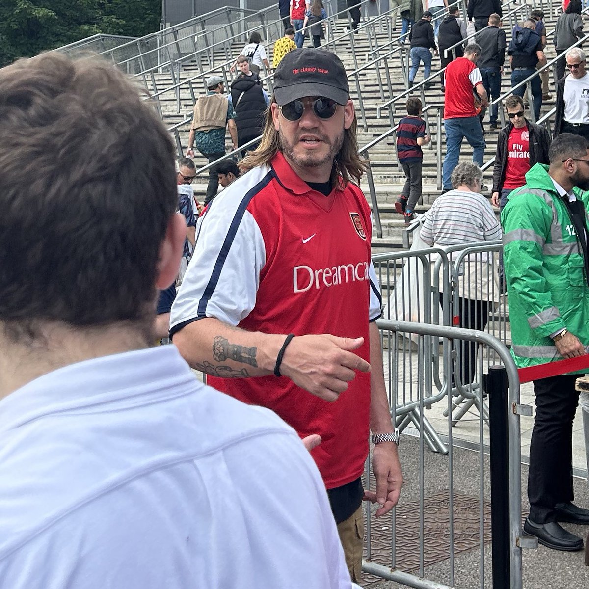 afcstuff's tweet photo. Nicklas Bendtner back at the Emirates Stadium to show his support for Arsenal today. 😎 [@TheSecretScout_] #afc https://t.co/lFOYLc5KGI
