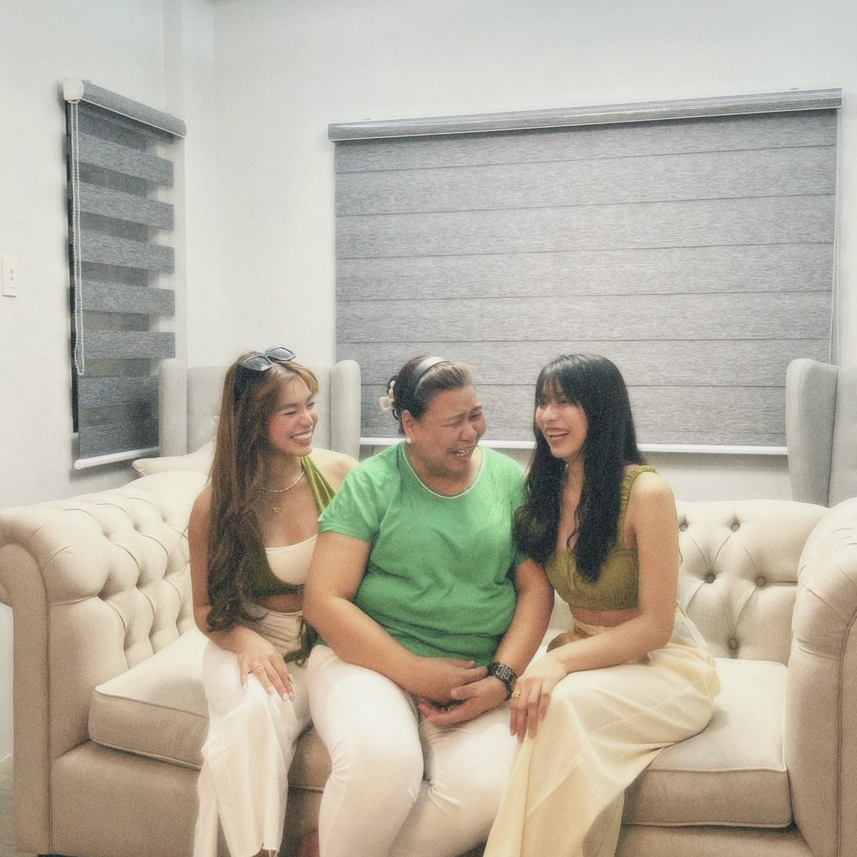 micoleveatrizze's tweet photo. to my day 1, you have my heart for life ♡

happy momma’s day to all our beautiful and selfless moms 💐 https://t.co/JK6DmxZiHN