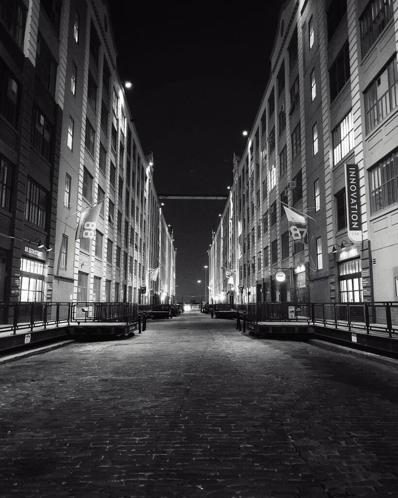theaskaproducer's tweet photo. Fun in Industry City! https://t.co/HwWOQBhuN0 https://t.co/2d855V04gN