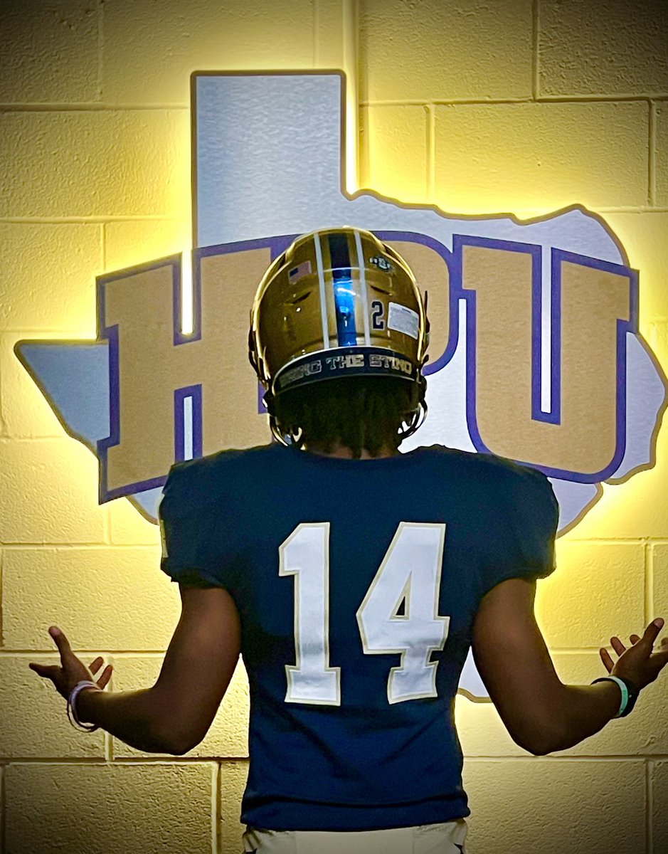 After a lot of thought and consideration. I am blessed to announce that I am committing to <a href="/HPUFootball/">Howard Payne University Football</a> I am very grateful for everyone who helped me through this process. Thank you!!!!! <a href="/ReedHeim/">Coach Heim</a> <a href="/kylekeese/">Kyle Keese</a> <a href="/coachwetzel_/">Skyler Wetzel</a> @CoachBachtelHPU 
<a href="/DentonGuyer_FB/">Denton Guyer Football</a>