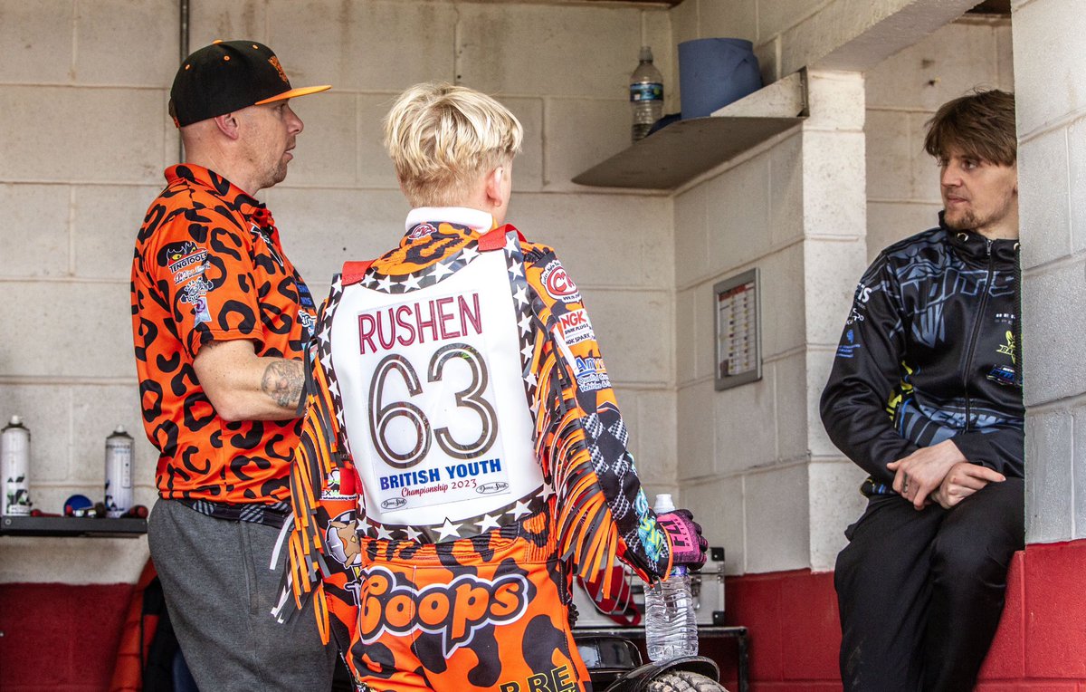 Leon Flint tweet media