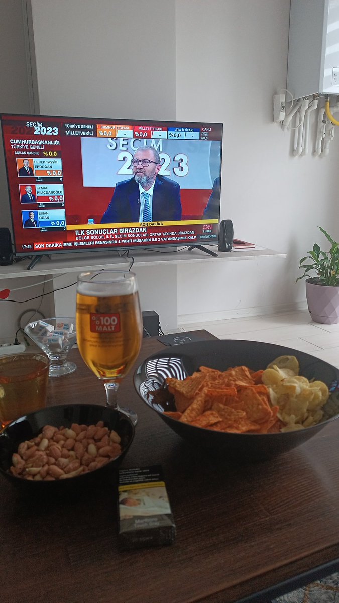 Seçim sonuçlarını beklerken 😀