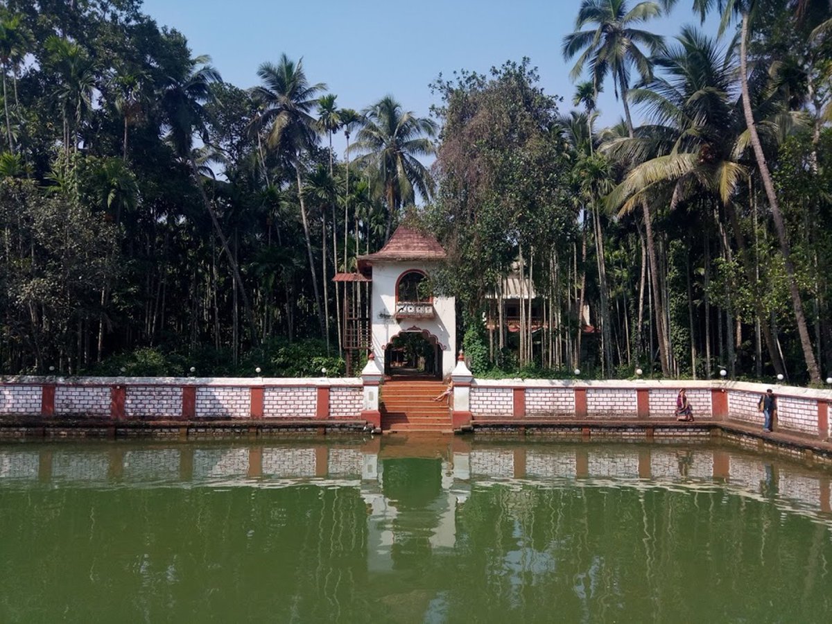 swetaaang's tweet photo. #thequizlabs #GoaQuiz -103- Which famous temple is known for this beautiful tank? https://t.co/uy9NXtlb8T