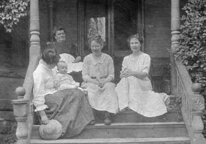 Mother-daughter suffragest duos! You can learn more about them here: buff.ly/3oX0I6v !! Happy Mother's Day! 

#UtahPacificIslanderHeritageMonth #HerStory #UtahWomenLead #UtahWomenAdvocate #utahhistory #utahwomenlead @ocautah