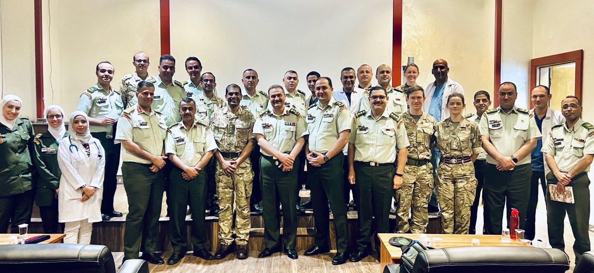 Great to be working with our Jordanian colleagues, discussing leadership, team dynamics and culture in a Medical Trauma Care System.<a href="/DMS_MilMed/">Defence Medical Services</a> <a href="/7thRats/">7 (UK) Brigade</a> @2MedX <a href="/AirborneMedics/">16 Medical Regiment</a> #reserves