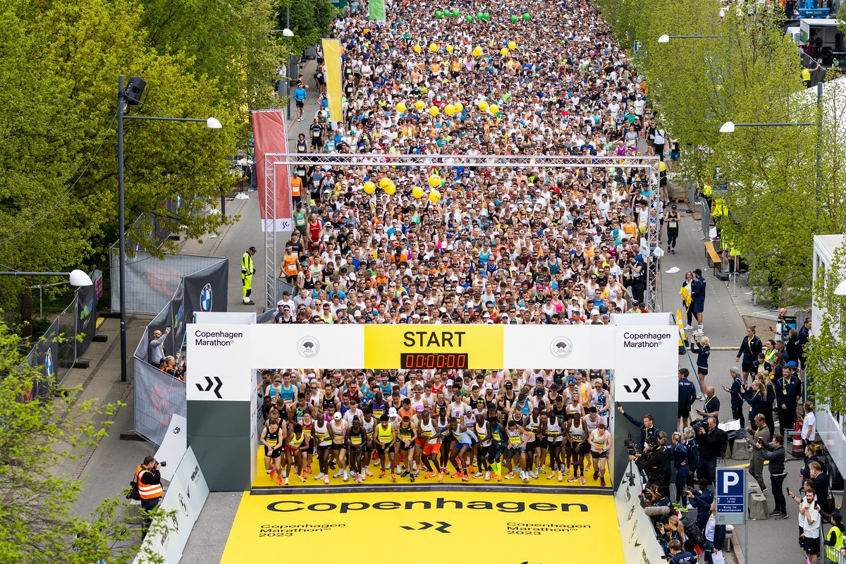Alle gader er nu genåbnet efter dagens #cphmarathon    hvor mere end 10.000 løbere gennemførte 42,195 km. Tak for tålmodigheden og for opbakning til løberne. <a href="/KobenhavnPoliti/">Københavns Politi</a> #cph42 <a href="/trafikhovedstad/">TrafikkenHovedstaden</a>