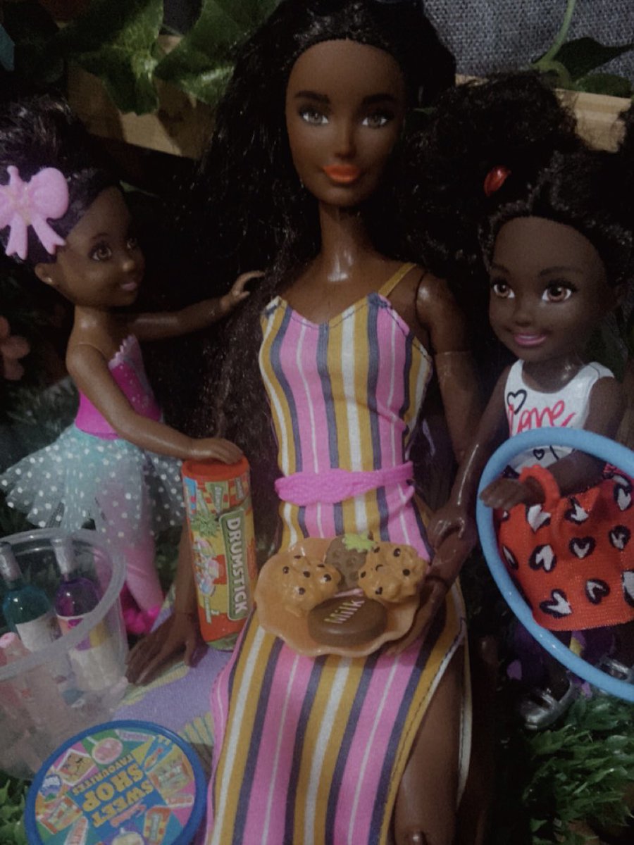 Yarbie_Verse's tweet photo. #happymothersday2023 
#Barbie #minibrands https://t.co/HuzXQYDkjs