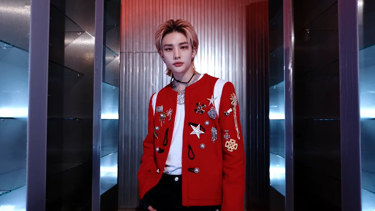 hyunjin pics tweet media