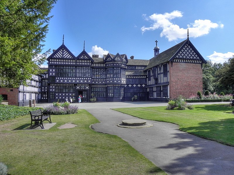 JustHistoryPost's tweet image. Bramall Hall, Greater Manchester, England, built in the 14th century. Many #Tudor additions were made to the house, including beautiful surviving painted walls and plastered ceilings. It has distinctive timbers filled with wattle, daub, lath and plaster #history #medieval