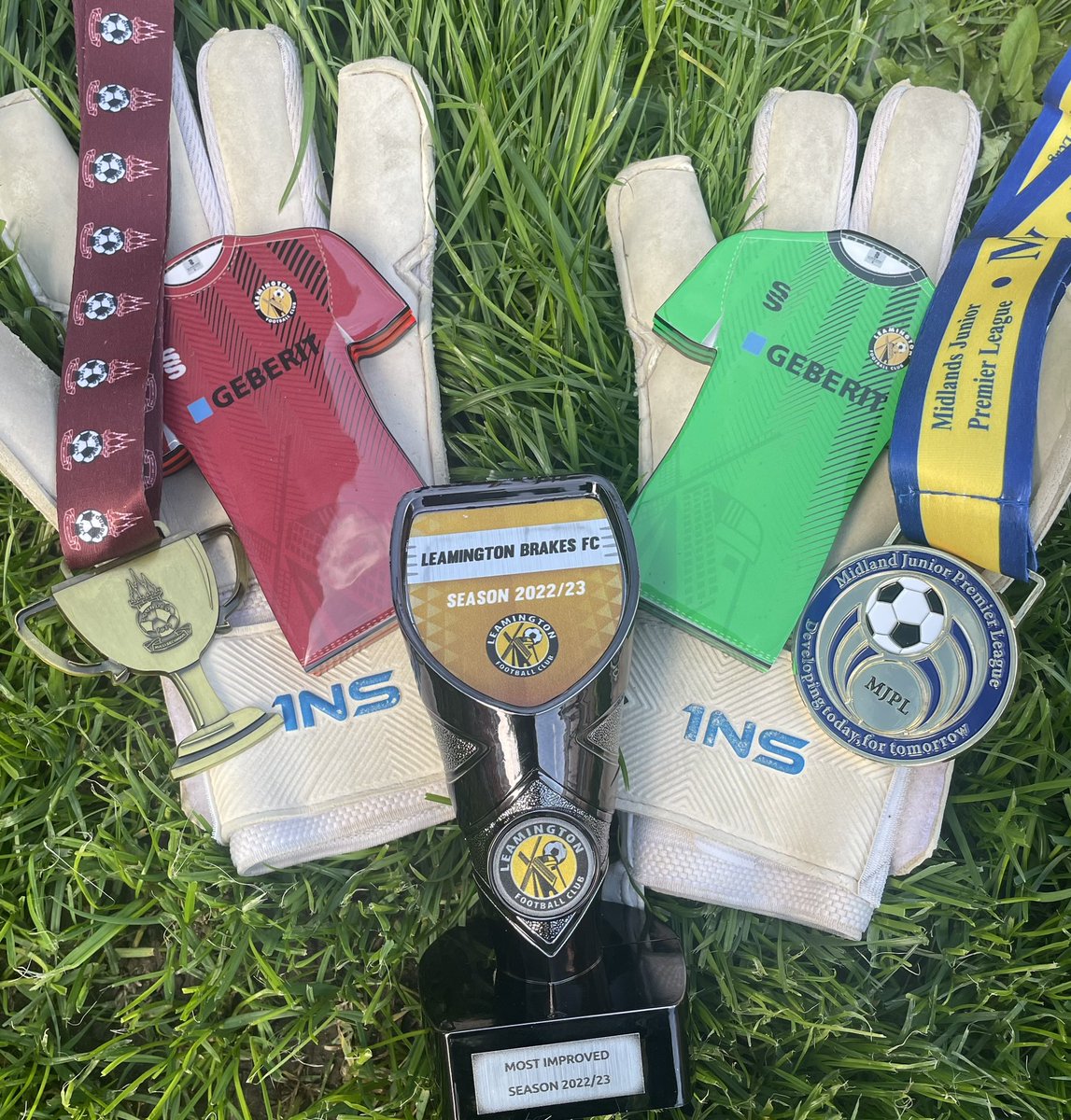 CC1_Goalkeeping's tweet photo. Two cup final medals, two team awards and Most Improved Player for his @MJPL_UK team - not a bad first season! #development #juniorkeeper #EpicFirstSeason 🧤⚽️🔥 https://t.co/oac97dWFru
