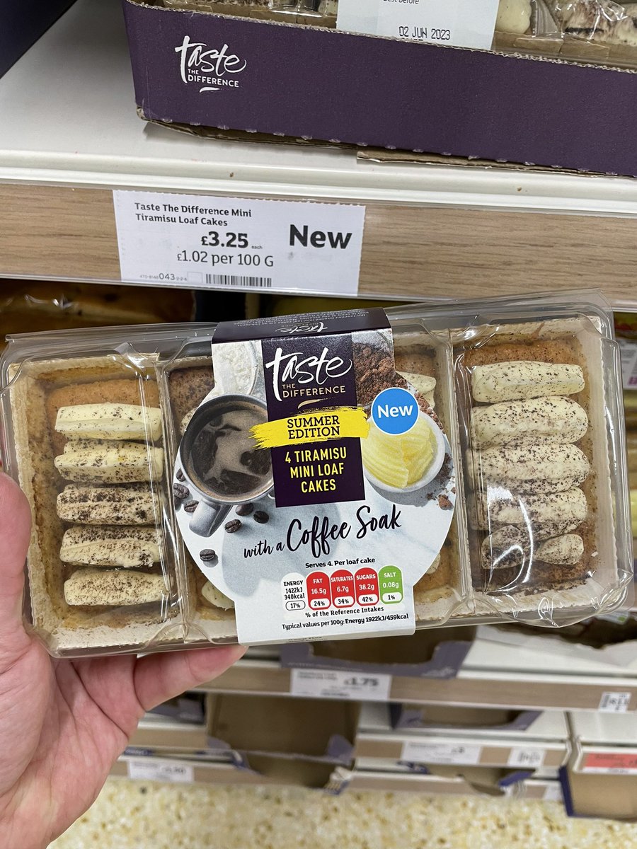 All_Things_New_'s tweet image. Cakey Finds! 👀 At Sainsbury’s @sainsburys #sainsburys #tastethedifference #blackcurrant #sundae #tiramisu #loafcake #lime #frangipane #stickytoffee #gelato #cupcakes #summeredition #summer #wellthisisnew