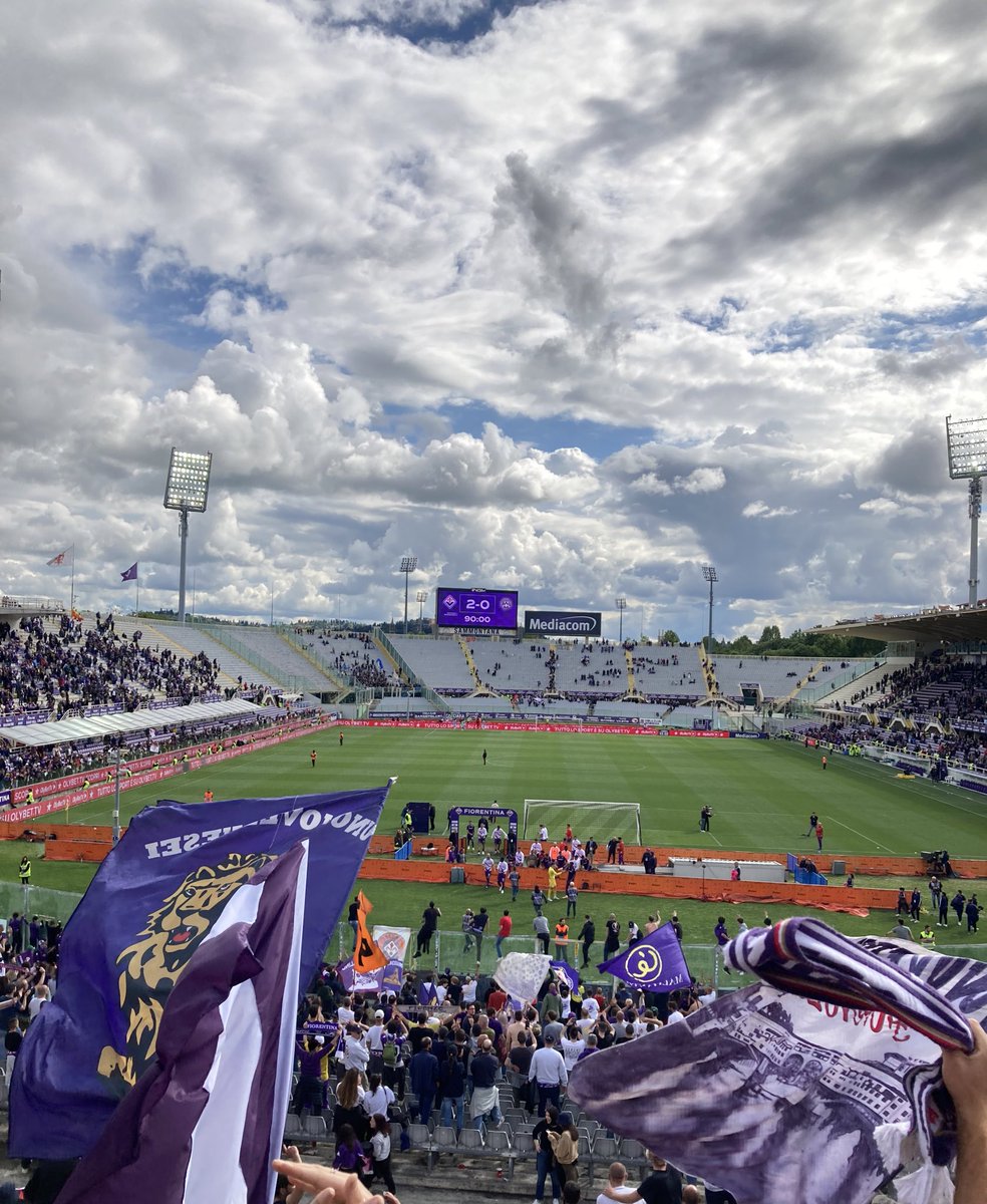 Bene, nonostante un secondo tempo in netto calo. Squadra visibilmente stanca, a maggior ragione una vittoria fa bene.
Giovedì sarà battaglia. La nostra Europa non è ancora finita.
Le armi in pugno! 💜
#FiorentinaUdinese