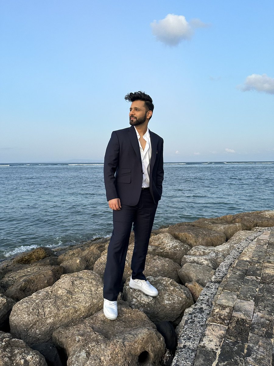rahulvaidya23's tweet photo. Bali.. Dapper I guess 🌊😍 https://t.co/IcZuIhbAMZ
