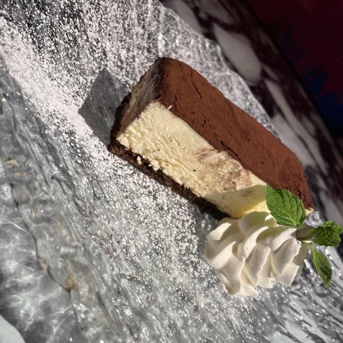 当店では揚げ物からオムライス、パスタ、デザートなど多種のフードをご用意しております。
シーシャを吸いながらお腹が空いた時などお気軽にお声掛けください
#シーシャ #大阪 #宗右衛門町 #hookah #shisha #cafe #lunch #bar