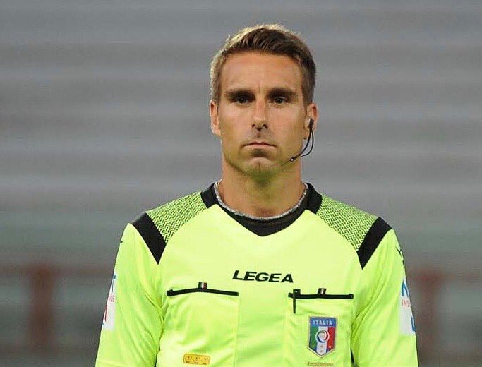tinamparo17's tweet photo. @ZZiliani Senza dimenticare #Forneau , un #VAR MEMORABILE.
#MonzaNapoli https://t.co/0GTkZUthtp