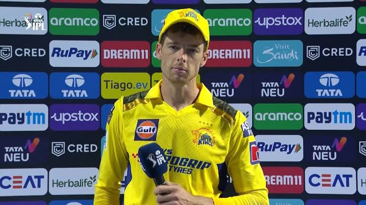 rahulmsd_91's tweet photo. Why Moeen Ali is playing over Santner @ChennaiIPL . https://t.co/8ixAACNFck
