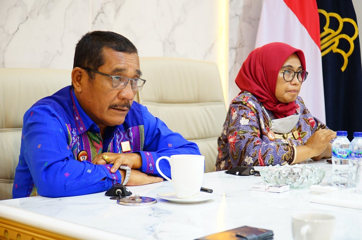 danielortambun's tweet photo. Kanwil Kemenkumham Sulsel di pimpin Ka.Kanwil, Liberti Sitinjak terima Tim Penilai Internal (TPI) Kementerian Hukum Dan HAM RI.
@Kemenkumham_RI
@Kumham_Sulsel
#KumhamSulsel
Liberti Sitinjak
Kanwil Kemenkumham Sulsel https://t.co/vVGjYKVFPJ