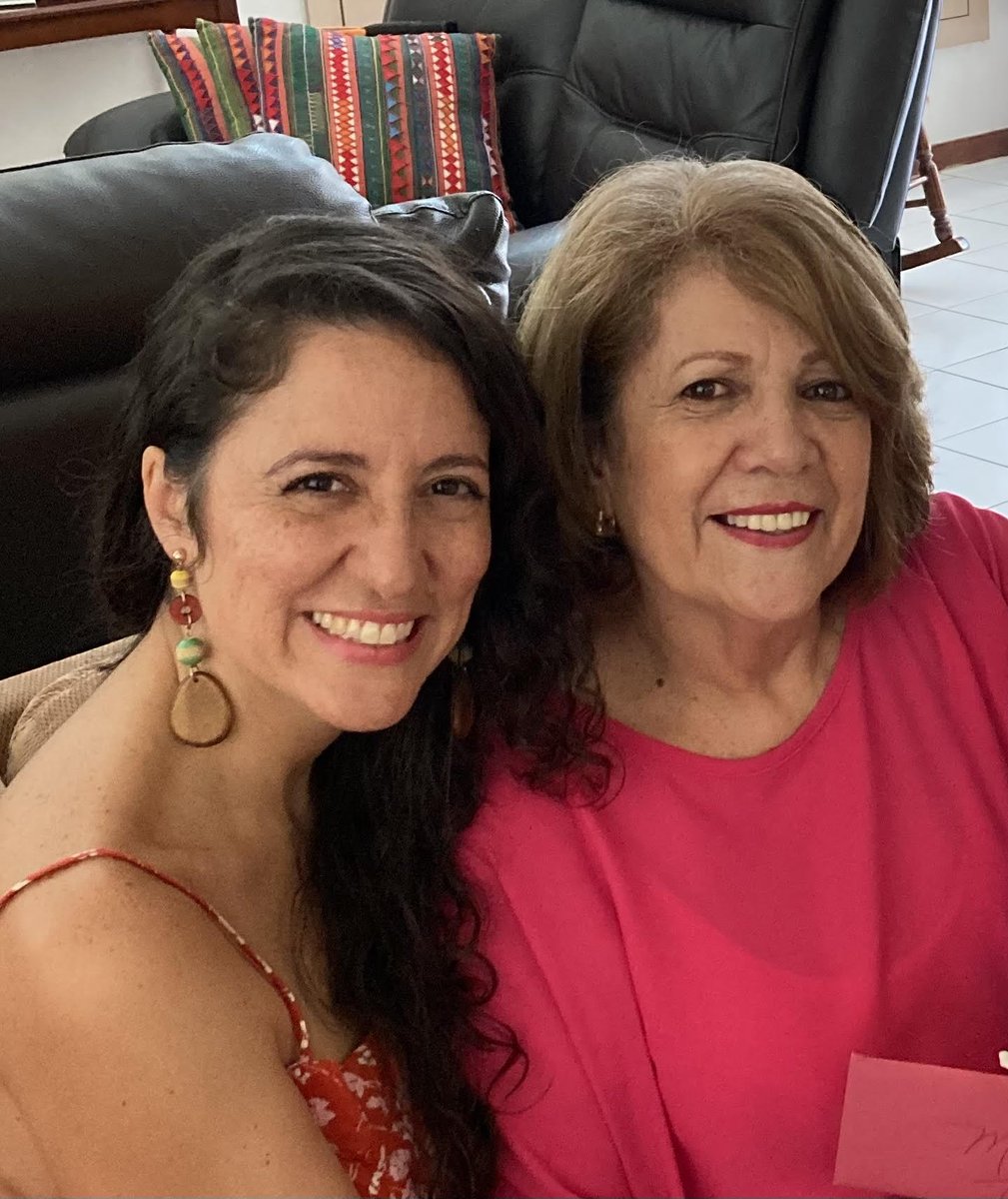 ROLmktgstudio's tweet photo. ¡Gracias a nuestras madres por acompañarnos a crecer, por cuidarnos y por impulsarnos a volar! Las amamos y honramos, hoy y siempre. 

¡Feliz día de las madres! 💐 

#rolmktgstudio #díadelasmadres #madres2023 https://t.co/dh8pZhWQrO