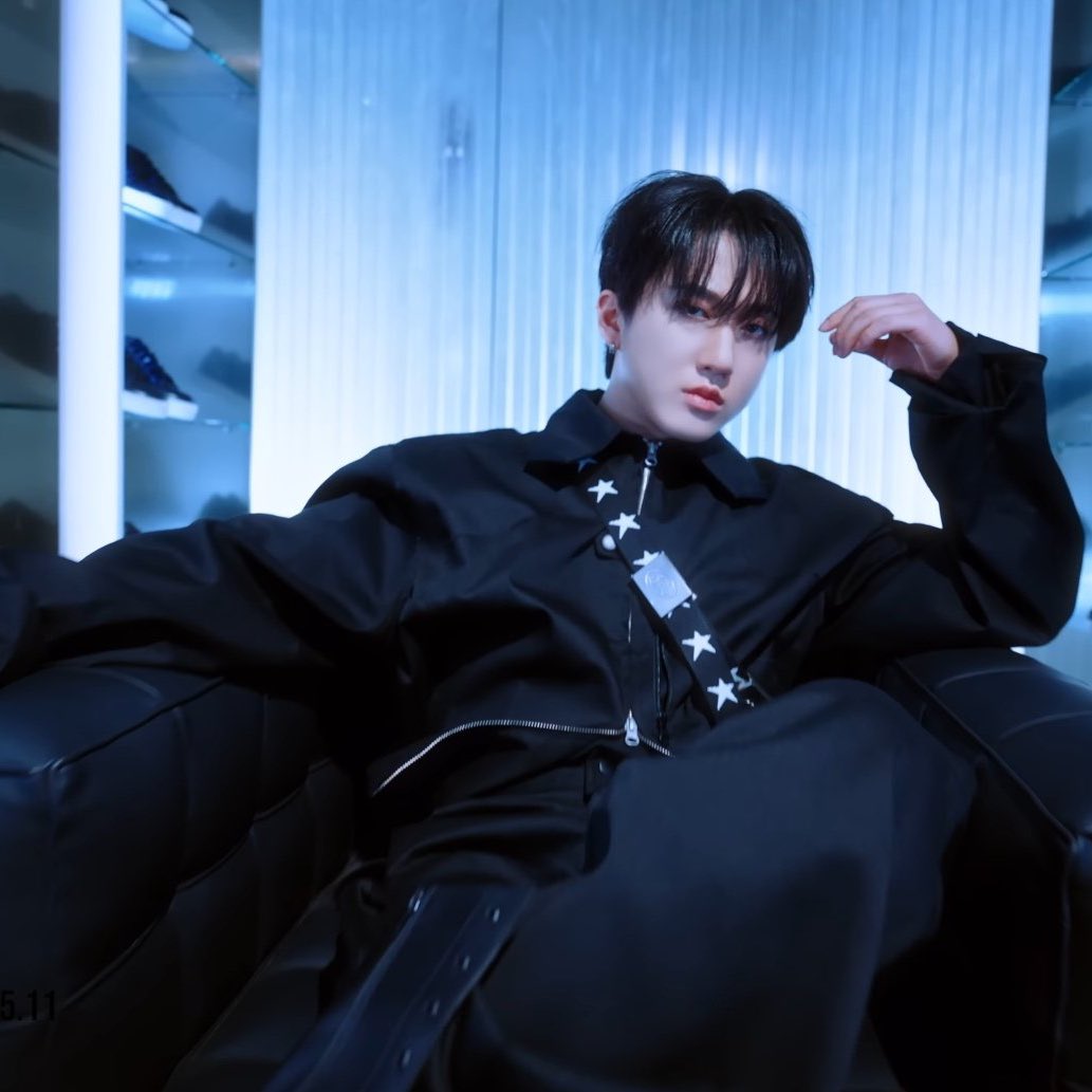 get lit #changbin 🔥🖤