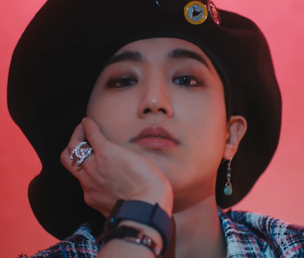 smolsungies's tweet photo. funky hugeass beret buddies🤝 https://t.co/2BEiD8kHup