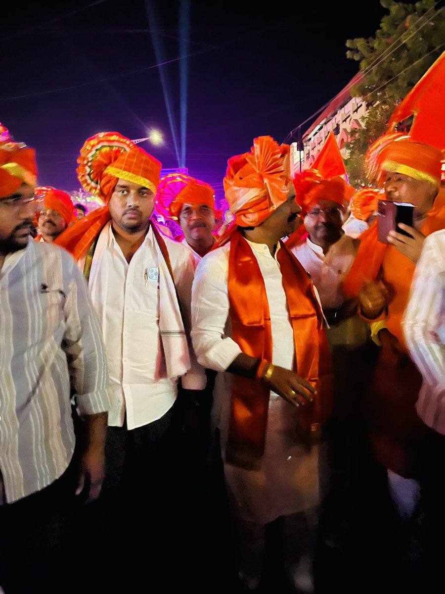 mayursonawne19's tweet photo. स्वराज्यरक्षक छत्रपती संभाजी महाराज यांच्या जयंती निमित्त महाविकास आघाडी आयोजित भव्य शोभायात्रेत राष्ट्रवादी युवक काँग्रेस शहरच्या वतीने उपस्थित होतो..!!
#स्वराज्यरक्षक https://t.co/b2lUCSB7pO