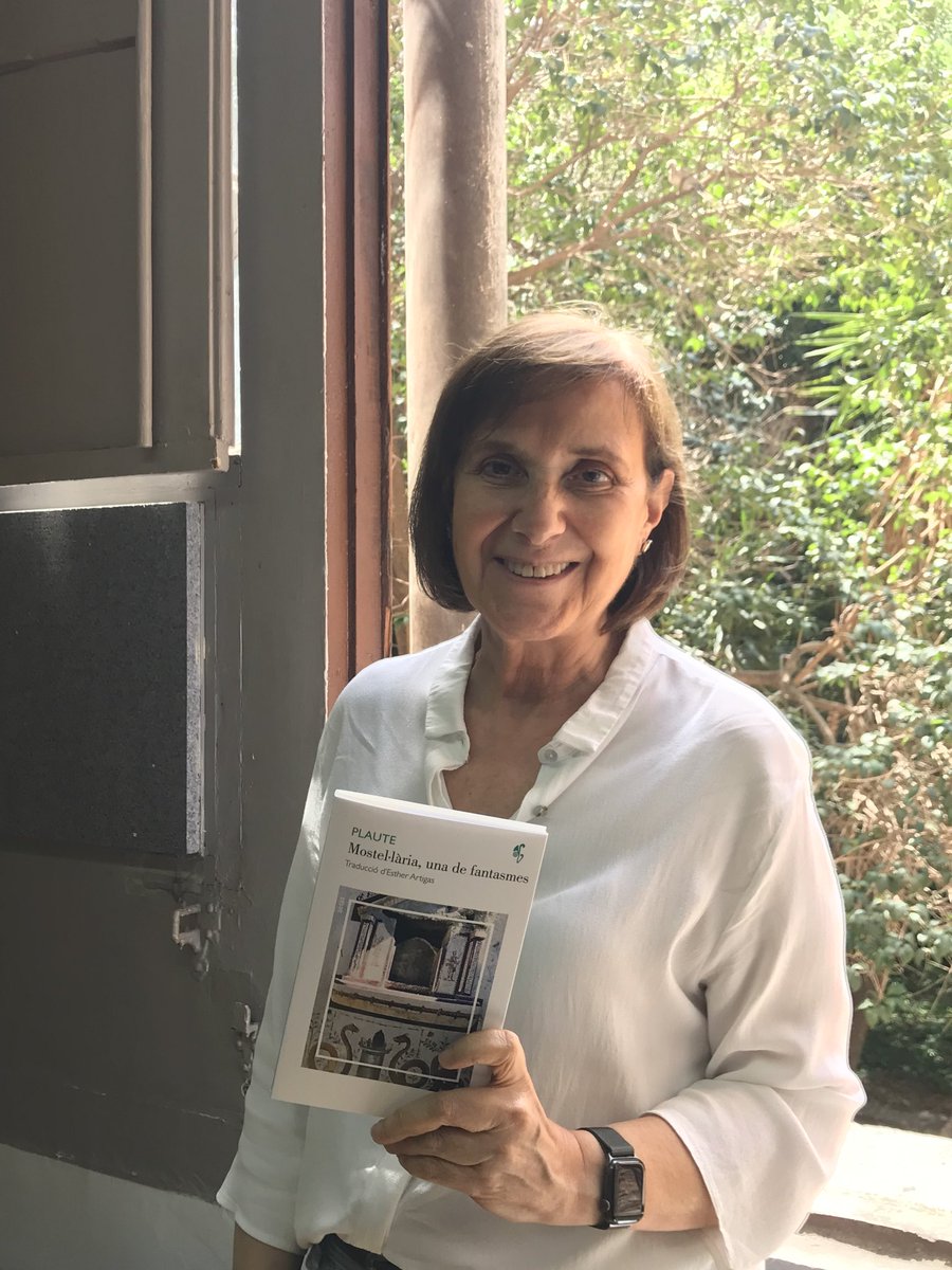 ADESIARA EDITORIAL tweet media