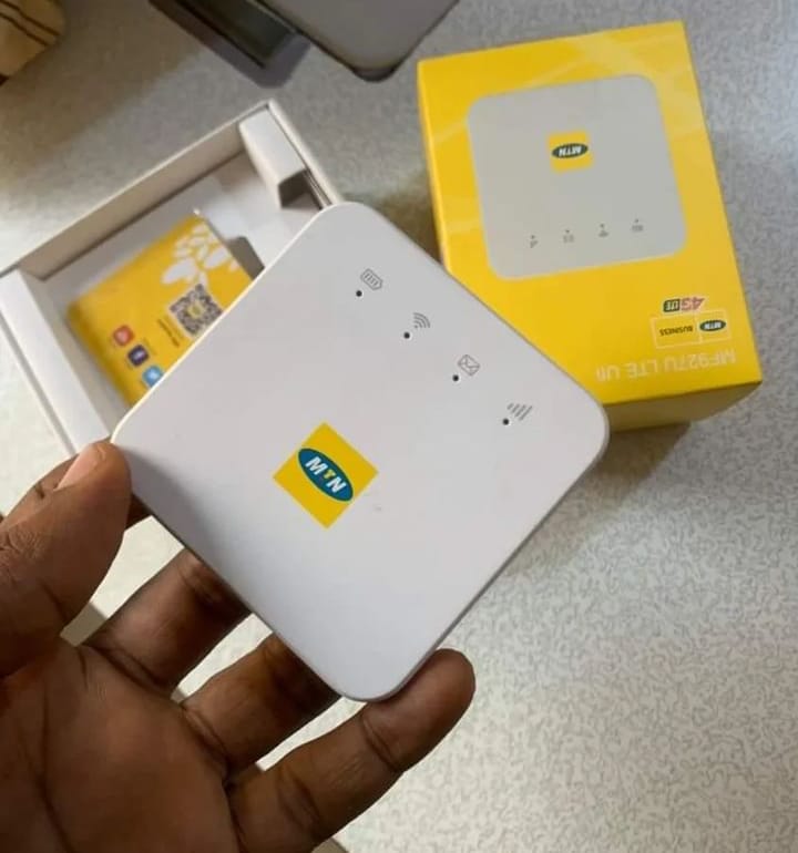 LyteGlobal's tweet photo. Feeling those #SundayVibes? Take the internet with you anywhere you go with HynetFlex and MiFi. Stay connected and enjoy seamless browsing. Dm us for your own today! #WiFiOnTheGo #StayConnected #InternetForEveryone https://t.co/QFpfYOegFL