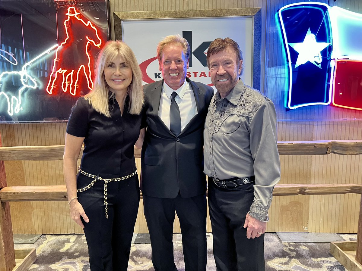 CircleVideo's tweet photo. We had the pleasure of shooting for Chuck and Gina Norris Kickstart  Kids Gala https://t.co/FlQs6AsNeg
