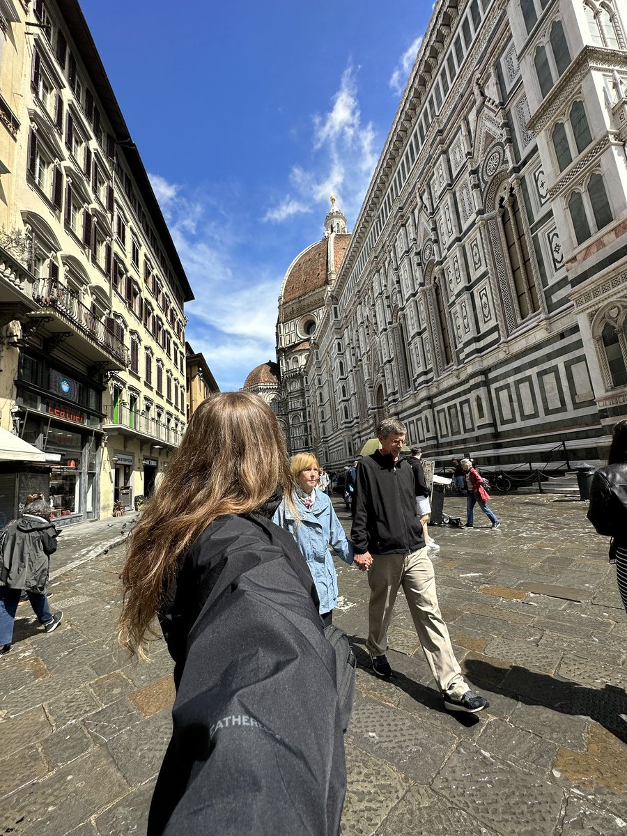 thetravelingpin's tweet photo. New week, new location! This time I’m taking it back to Florence (I studied abroad here in college) 🥹🫶🏼 This city has a special place in my heart. I can’t wait to explore all my old places and find new ones! 🇮🇹✈️ Check out my Florence guides here: https://t.co/ecPJfIKzTA https://t.co/NFYEochwia