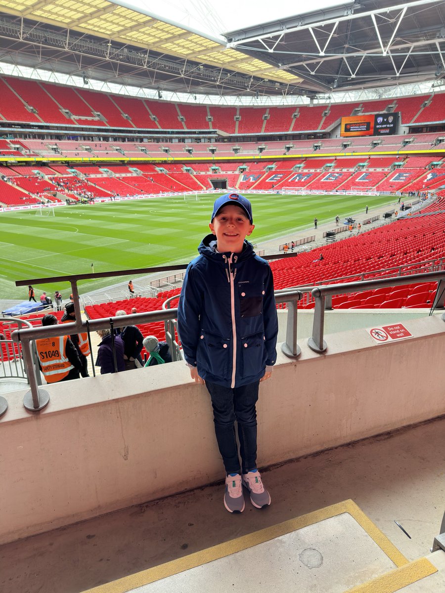 Dom_Vaughan's tweet photo. @ChesterfieldFC Yesterday still hurts but my lads face makes it all worth it!! Proud Spireites our time will come #OnOurWay https://t.co/xCuG8cdSYc