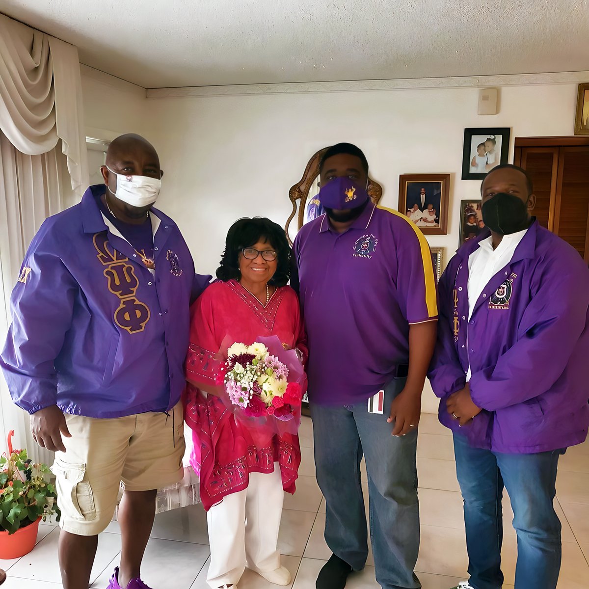 OfficialOPPF's tweet photo. Happy Mother’s Day! We honor you and thank you for the many sacrifices you have made for us! Enjoy your day!!! 💜💛 #HappyMothersDay #mothersday2023 #OmegaPsiPhi https://t.co/igJ6Uc0UWL