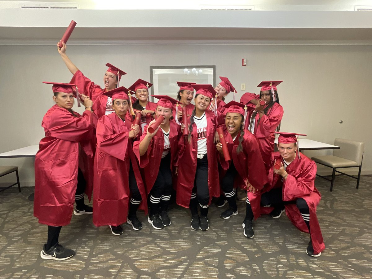 TVCCSoftball's tweet photo. Can’t let graduation weekend end without celebrating our 11 Student Athletes who graduated on Friday!! 👩‍🎓

ConGRADS!🎉 https://t.co/ACCEZxlYTs