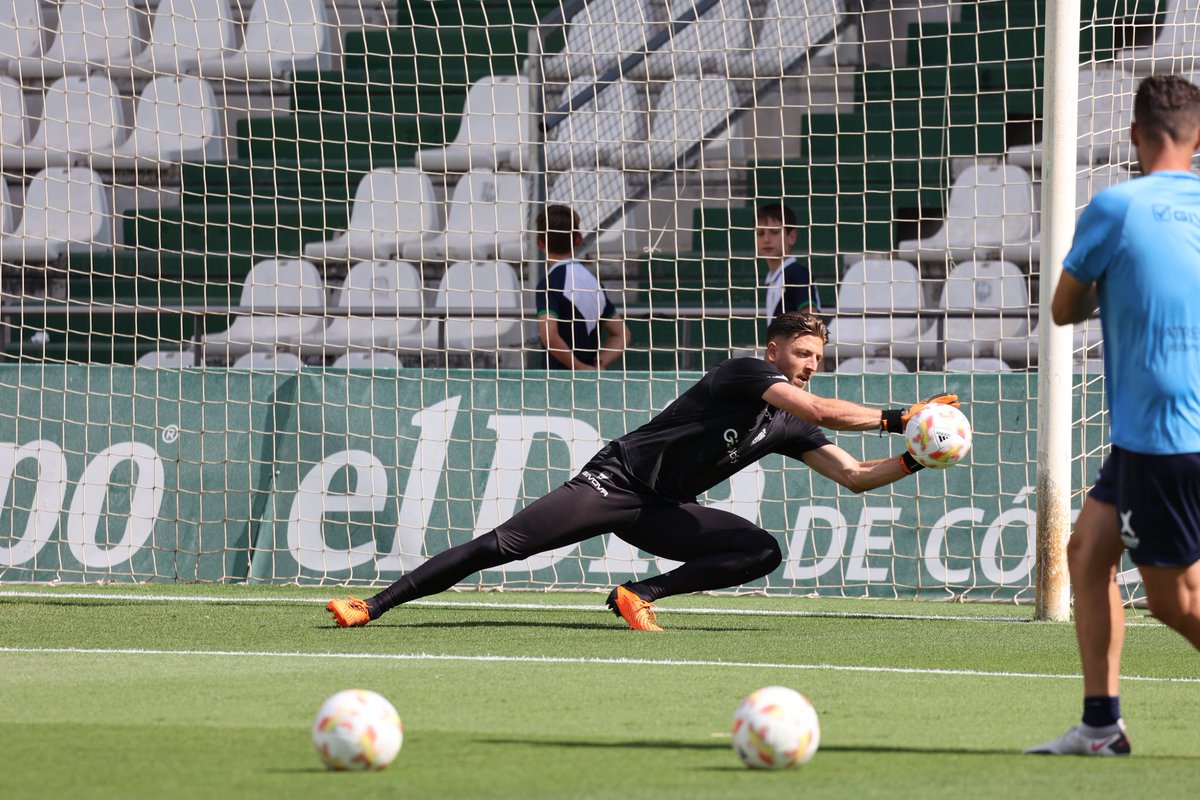 CordobaCF_ofi's tweet photo. 🔒 Calienta ya nuestro Carlos Marín 🧤
@GPaccSeguros 
@atresvega https://t.co/uwYbdLmUje