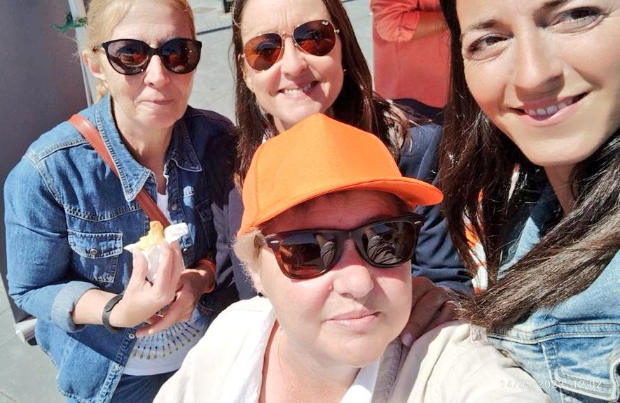 👏Gran éxito de nuestra carpa informativa en #VNG
🧡Mucha gente dándonos ánimos y más acercándose a explicar problemas de la ciudad.
🍊Somos necesarios.
#VotaCS #porlostuyos #Ilusionate #porvng #CsVilanova #ciutadans #VotaErikaQuintero
