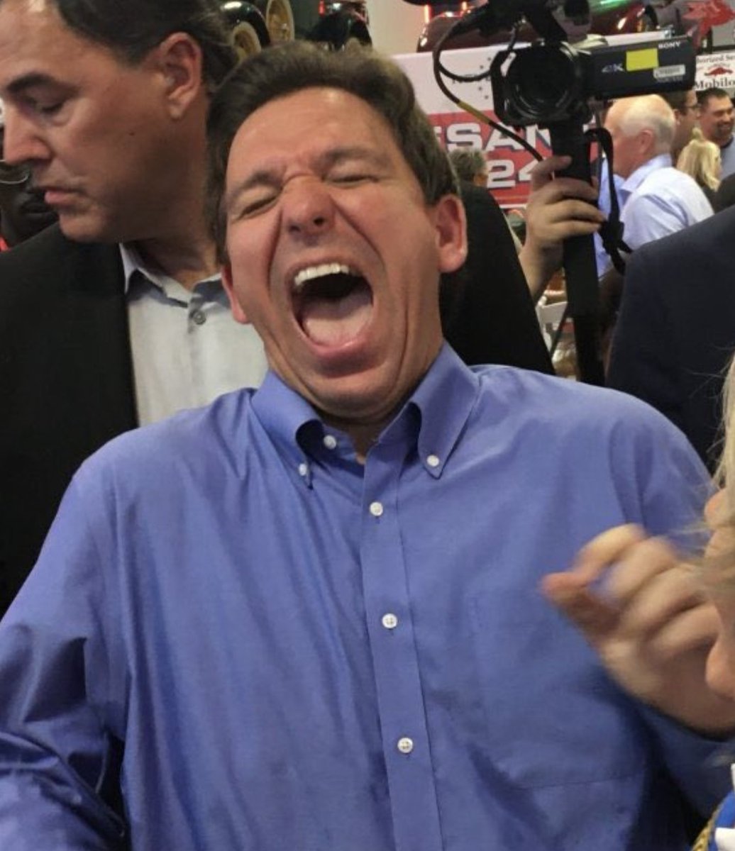 𝓑𝓻𝓮𝓪𝓭𝓶𝓪𝓷 𝓲𝓷 𝓭𝓮𝓬𝓵𝓲𝓷𝓮 on Twitter "All around me are familiar faces.