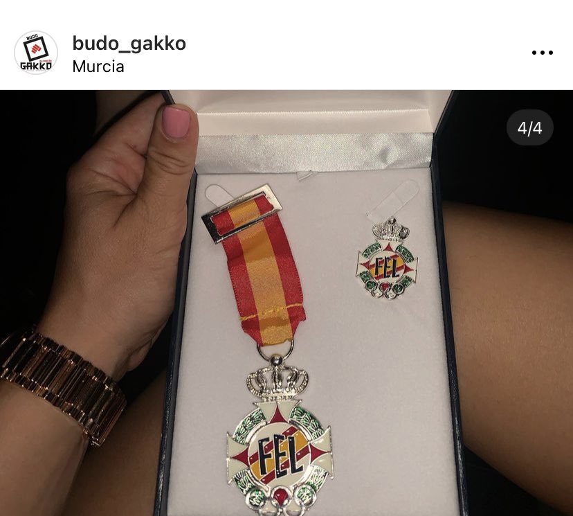 PedroMorenoGmz's tweet photo. Enhorabuena Yaiza Jimenez, maestra en la escuela deportiva Budo Gakko de #Alcorcon por se galardonada con la medalla de Plata al Mérito Deportivo por su trayectoria en su carrera deportiva a nivel competitivo. #Alcorcon tiene un talento deportivo y unos deportistas que se merecen nuestro reconocimiento. #Deporte #CuidaAlcorcon #VotaVOX #SoloQuedaVOX