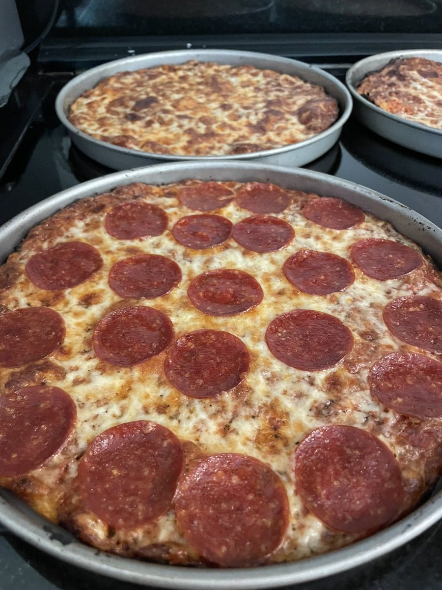 🍕🍕🍕 #barpizza #southshorebarpizza #bushlowsbarpizza #frozenpizza #delicious #pizza #yum